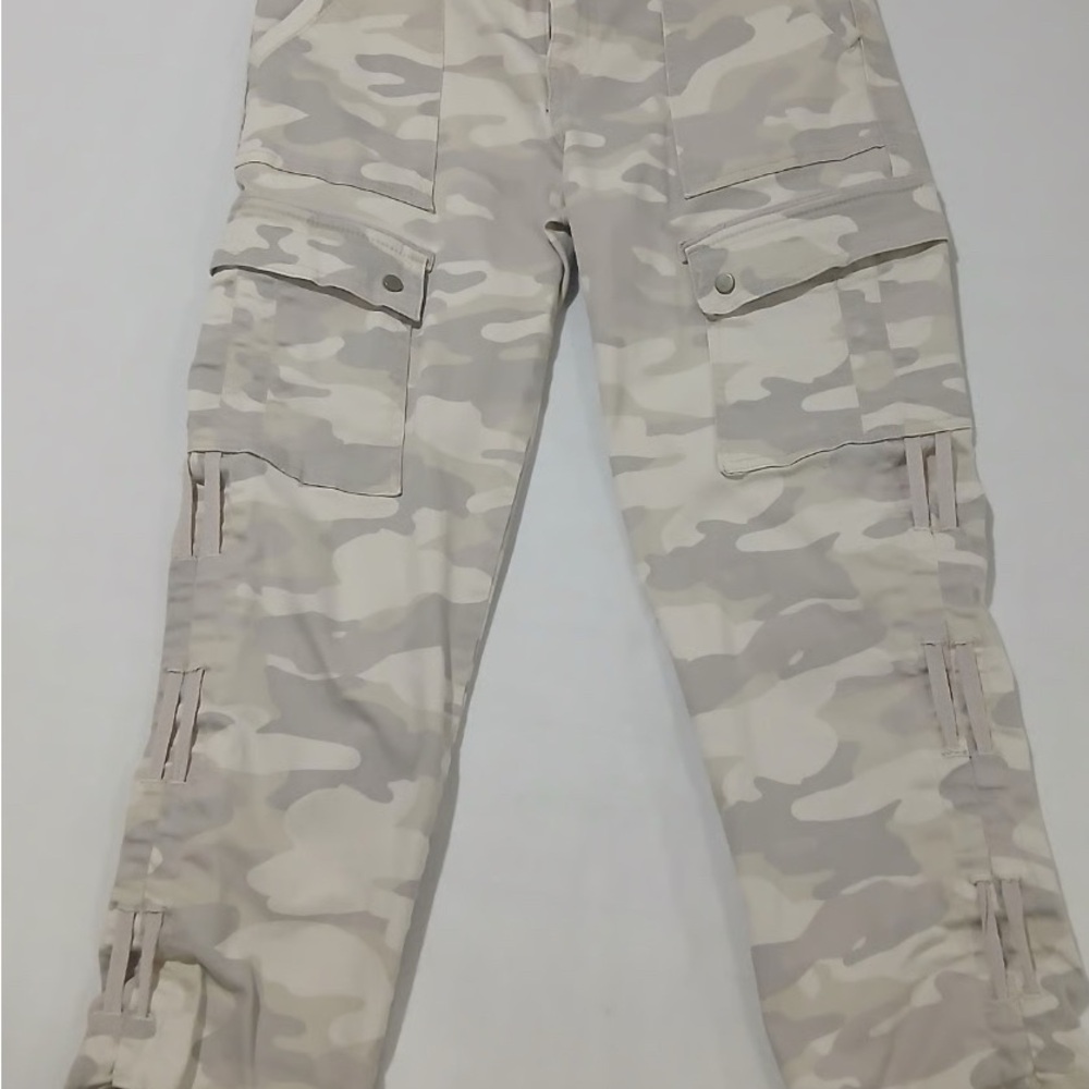 Mac and Me Camouflage Cargo Pants - Sz 8